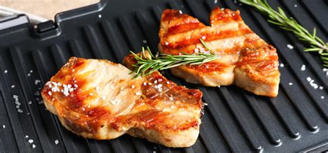Porovnanie elektrického grilu s grilom na uhlie