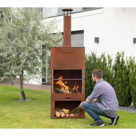 Ilustračná fotografia balkóna s grilom
