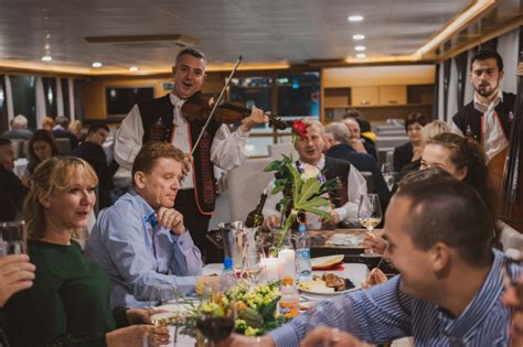 Rozmanitosť jedál na výletnej lodi