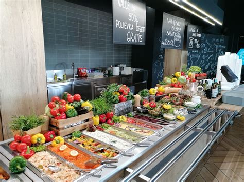 Ilustračná fotka rôznych druhov polievok