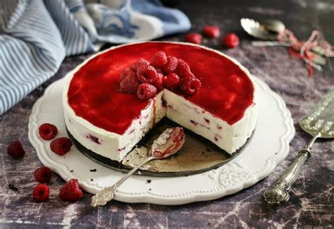 Malinová torta s mascarpone