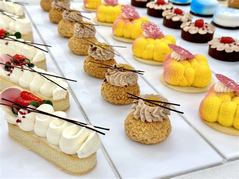 Ilustrácia rôznych druhov krémov do torty