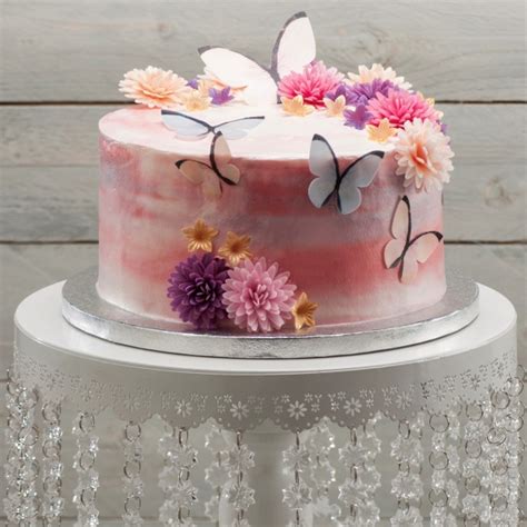 Aplikácia jedlého obrázku na tortu s použitím medu