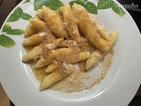 Hotové zemiakové šúľance pripravené na servírovanie