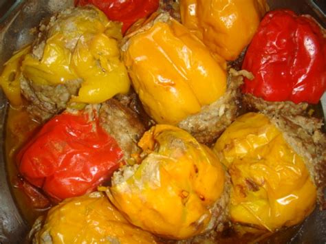 Plnené papriky vo veľkom hrnci