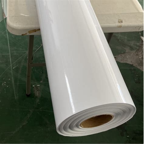 Rozdiel medzi matným a lesklým finišom make-upu