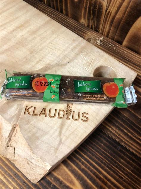 Jablková tyčinka s orechami a slnečnicou