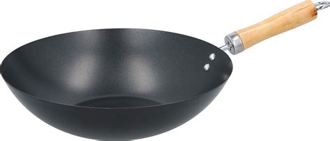 wok panvica s ingredienciami