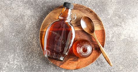 Fľaša s jablkovým medom alebo sirupom