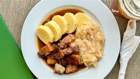 Knedlo-vepřo-zelo na tanieri