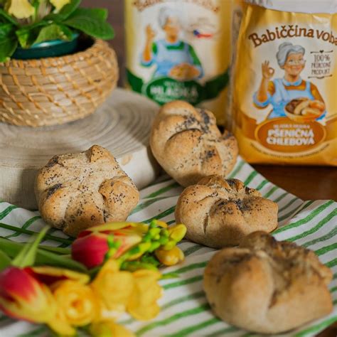 koláž slaných a sladkých muffinov