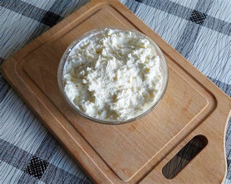 Hotová domáca ricotta pripravená na konzumáciu