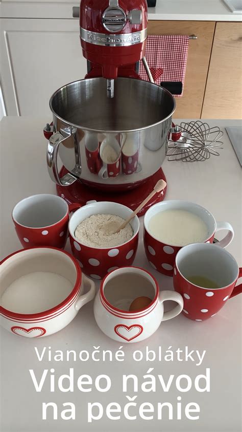 Proces pečenia vianočných oblátok