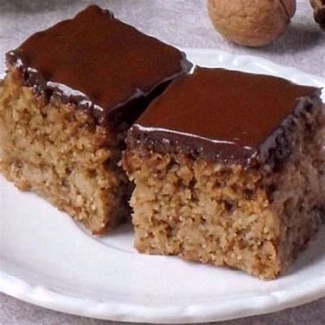 Jablkové rezy s čokoládovou polevou