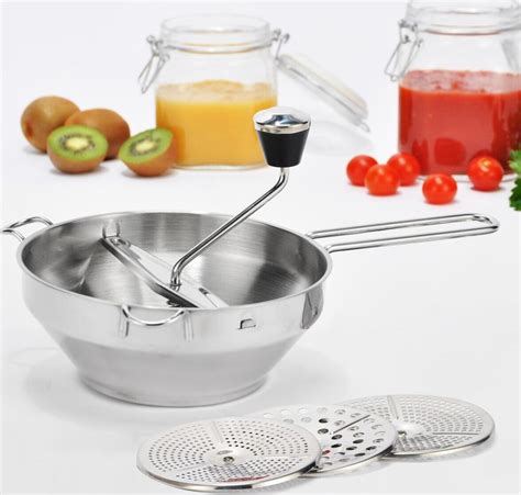 Ilustrácia procesu pasírovania ríbezlí