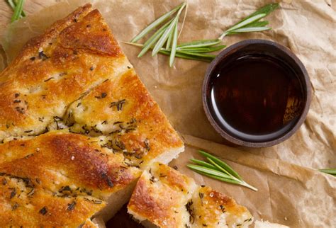 Focaccia s citrónovou kôrou a rozmarínom