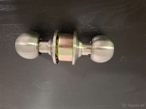 Rôzne typy sudov na kapustu a príslušenstva