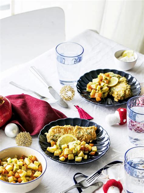 Servírovaná treska v mrkvovom cestíčku s prílohou