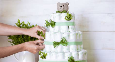 Ilustrácia plienkovej torty s doplnkami