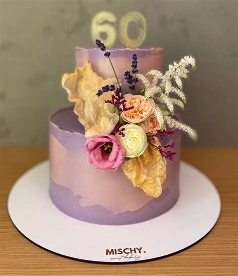 Jubilejná torta so sviečkou číslo 70