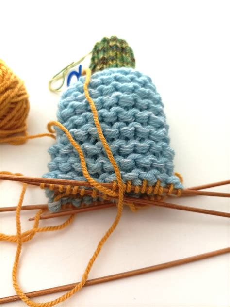 Proces pletenia pleteniek