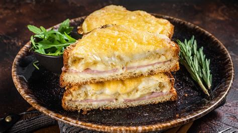 Ilustrácia Croque Monsieur