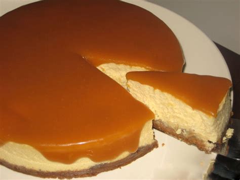 Vrstvená Dobošova torta s karamelovou polevou