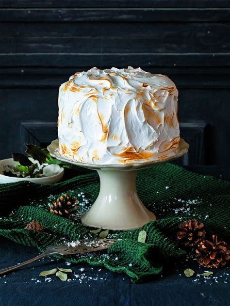 Torta Aljaška s opáleným snehom a zmrzlinovou náplňou