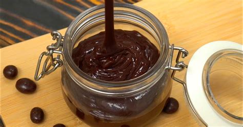 Ingrediencie na domácu čokoládovú nátierku