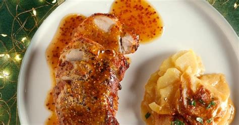 Bravčová sviečkovica s jablkovo-cibuľovým kompótom