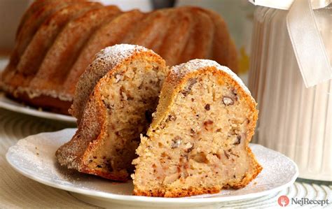 Špaldová bábovka s čokoládou a orechmi