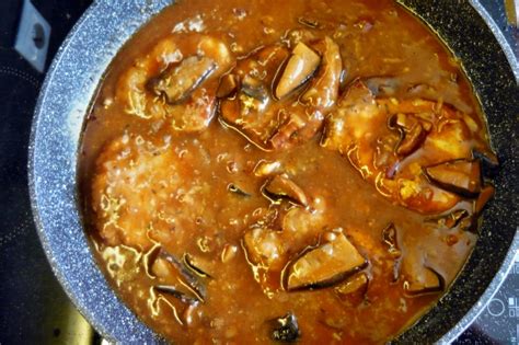 Zapečené bravčové karé na hubách v pekáči