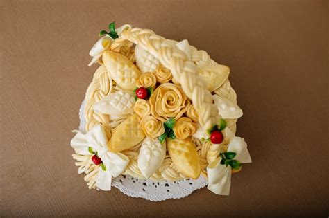 Ilustrácia torty s rôznymi druhmi plniek