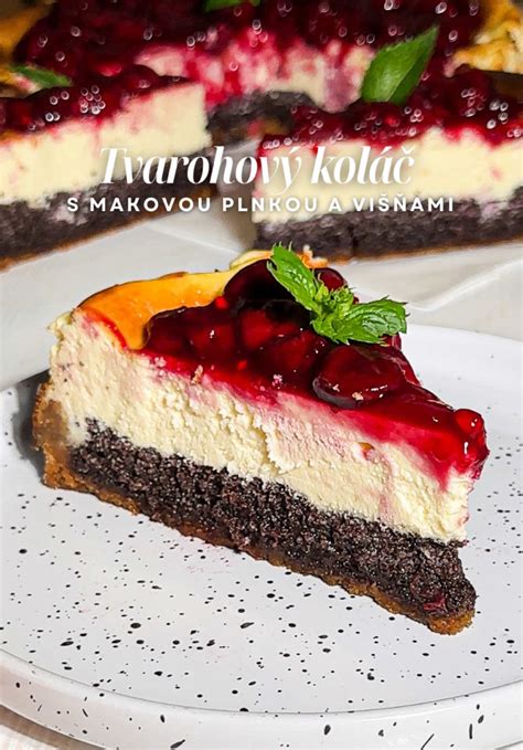 Hotový tvarohový koláčik s višňami