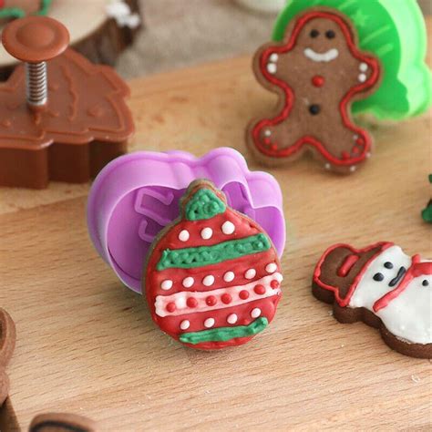 Vianočné vykrajovačky v tvare saní