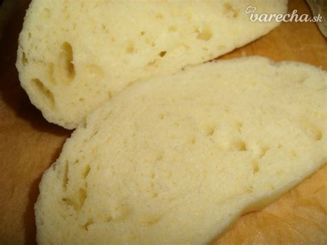 Čerstvá domáca knedľa pripravená na naparovanie