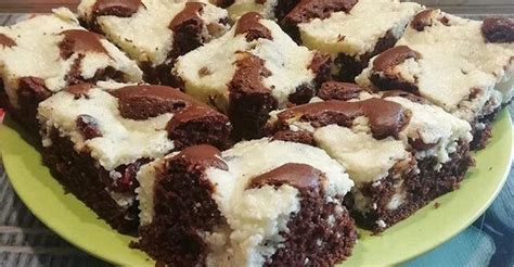 ingrediencie na trojfarebný koláč