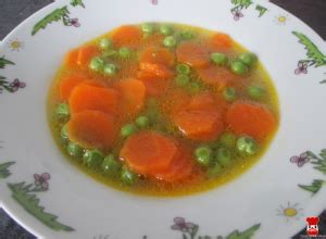 Mrkvovo-hrášková polievka pre deti