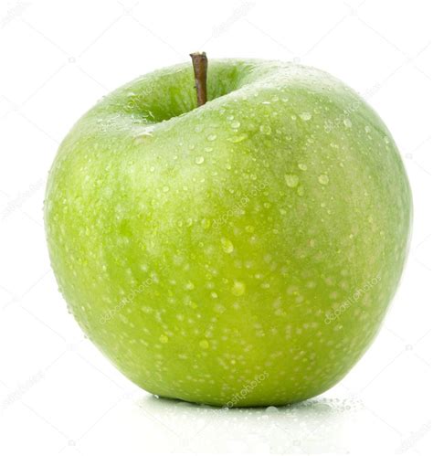 zelené jablko na strome