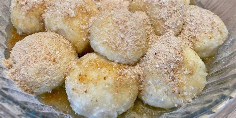 Hotové jemné tvarohové guľky