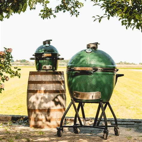 Údenie bôčika v Big Green Egg