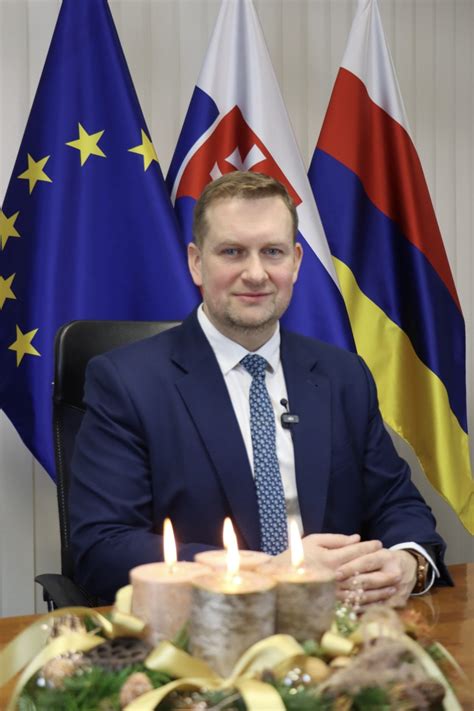 Fínska rodina v saune počas Vianoc