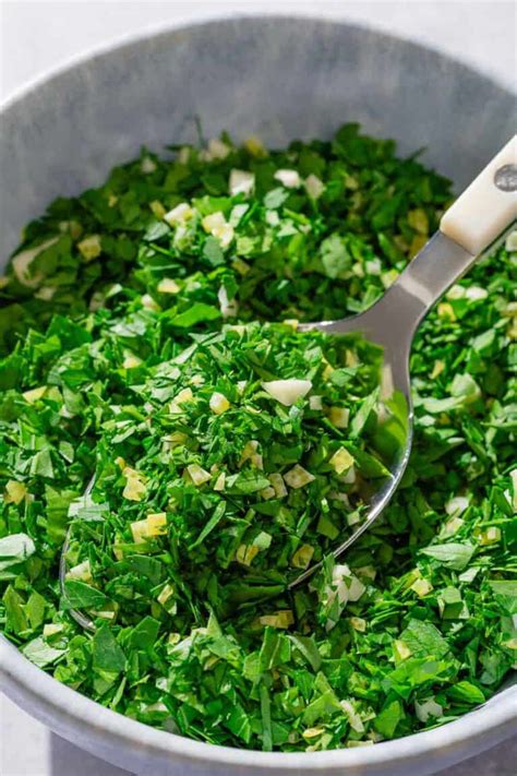 Gremolata s bylinkami a paradajkami