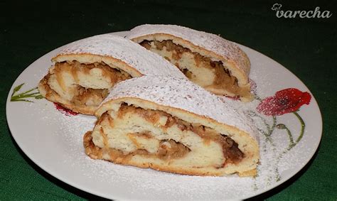 Cesto na jablkový závin pripravené z vriacej vody