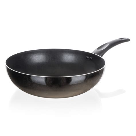 Wok panvica pripravená na varenie