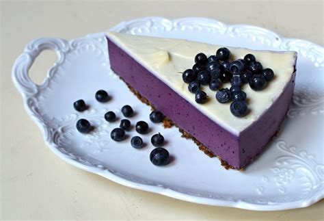 Hotový nepečený borůvkový cheesecake