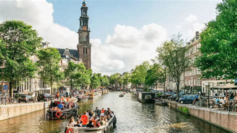 Panoráma Amsterdamu s kanálmi