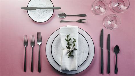 Ukážka moderného stolovania na kar