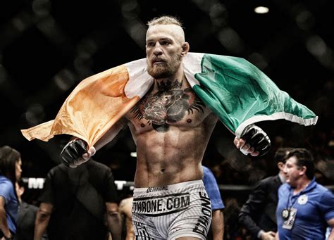Conor McGregor v postoji pripravený na útok