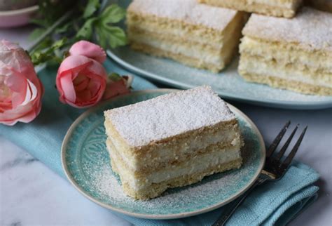 Hotové tvarohové strúhankové rezy